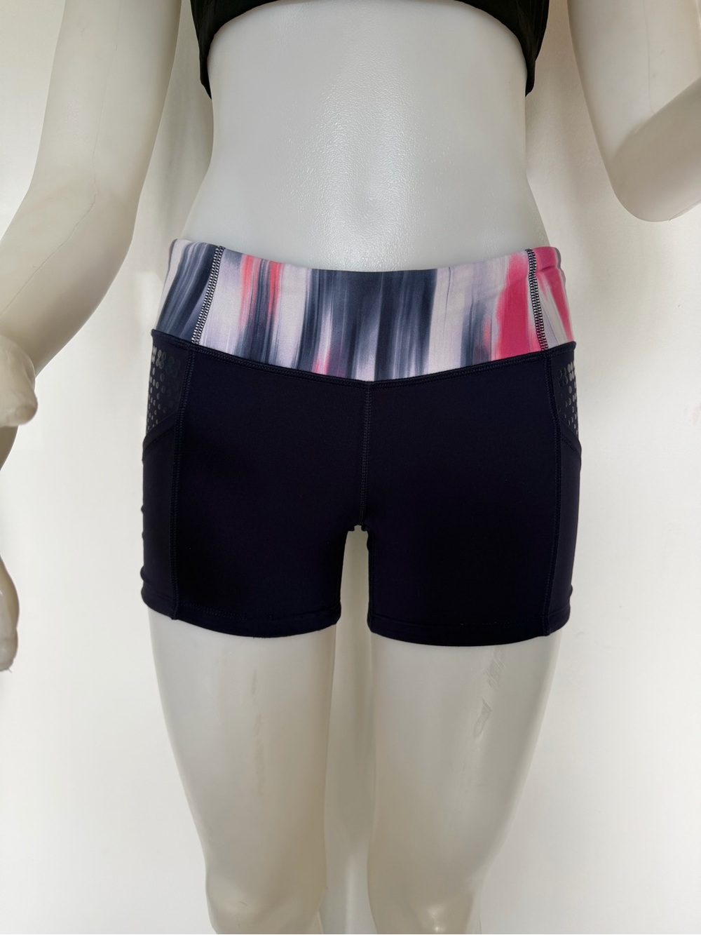 Lululemon Women’s Dark Navy Running Shorts Pink Print Size Small